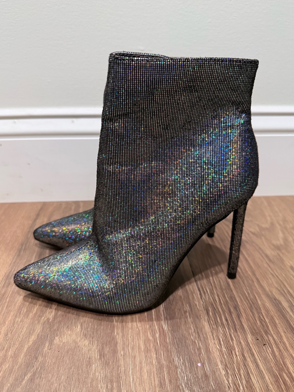 🔥Women's Holographic Black Pointed Toe Stiletto Ankle Boots Size 5.5 EC🔥